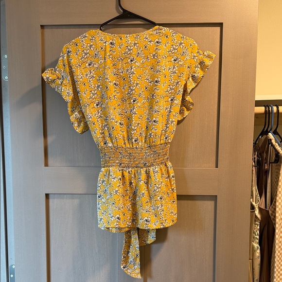 Max Studio Yellow Floral Ruffle Blouse - Picture 2 of 3